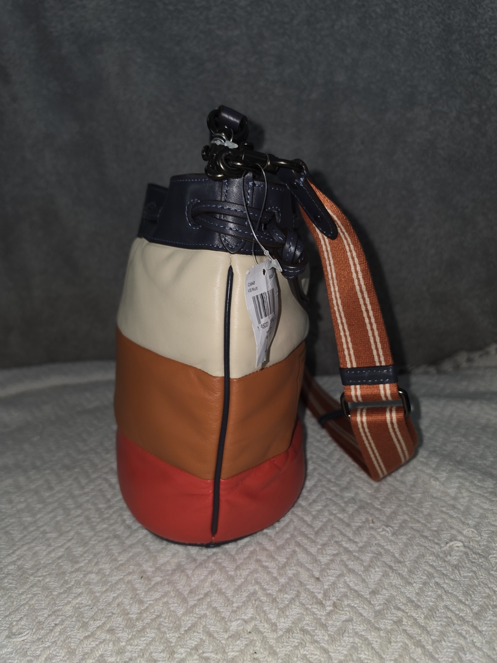 Vintage Coach Quilted Colorblock Multi Coach Badge Field Bucket Bag - Picture 11 of 16